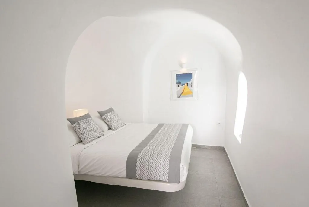 Room, Vogue Suites, Santorini
