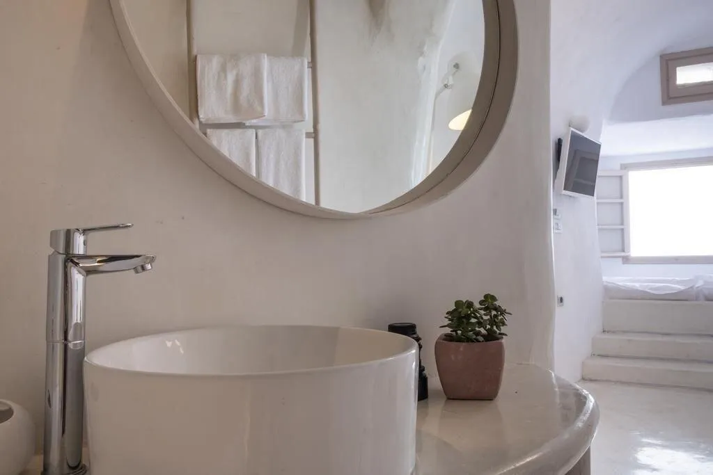 Room, Globe Suites, Santorini