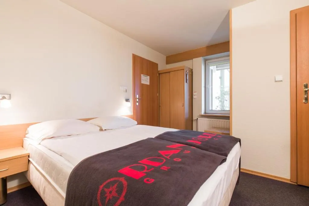 DOUBLE ECONOMY Room, Jordan Guest Rooms, Krakow