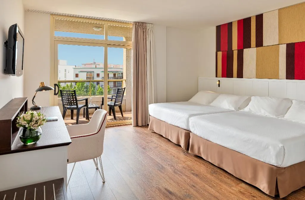 FAMILY ROOM STANDARD Room, H10 Salou Princess, Costa Dorada