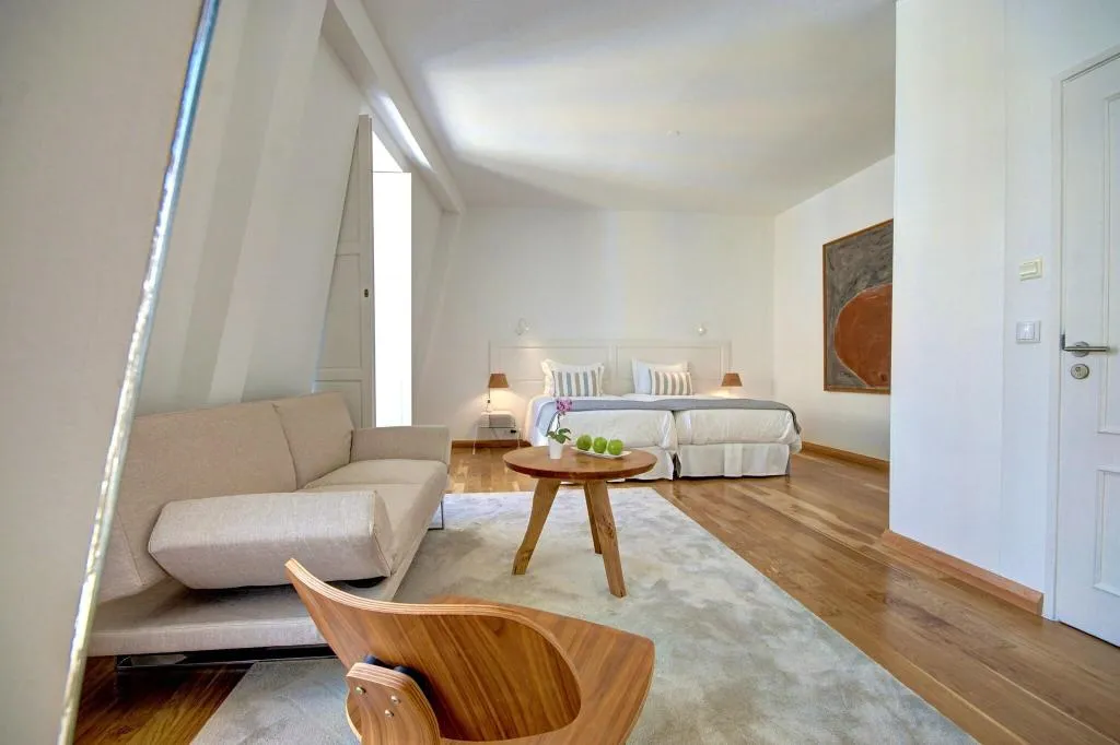 Room, Solar Dos Mouros, Lisbon