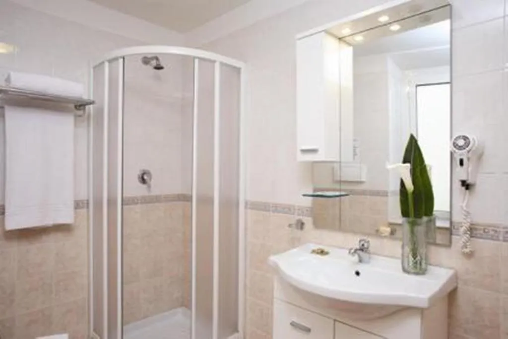 QUADRUPLE STANDARD Room, Priscilla, Rome