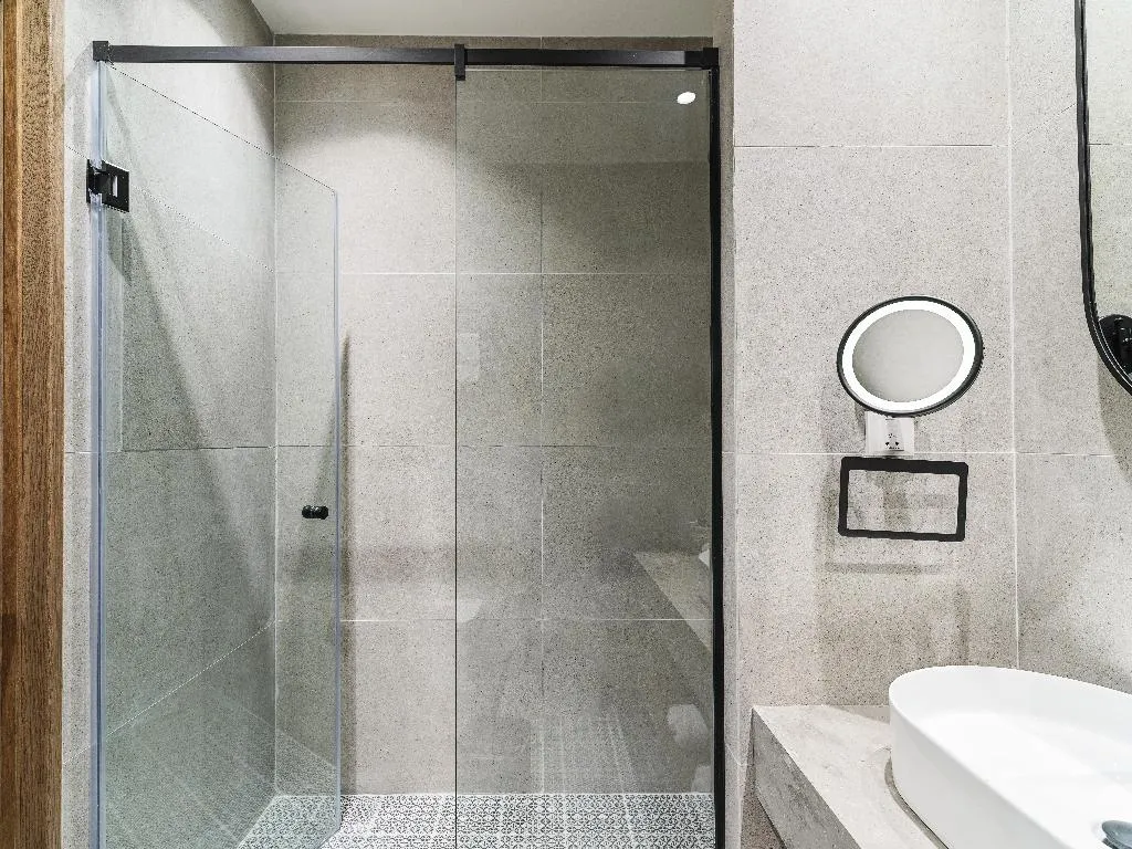 SUITE EXECUTIVE Room, Leonardo Boutique Hotel Larnaca, Cyprus