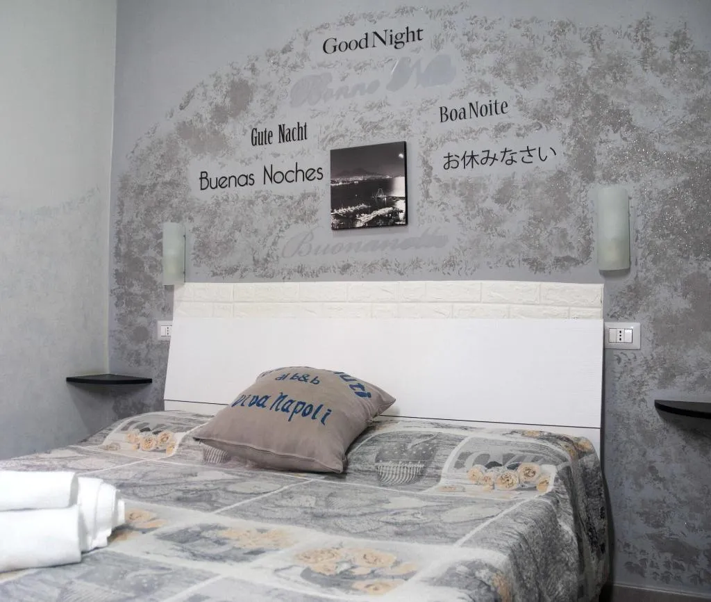 Room, B&B Viva Napoli, Naples