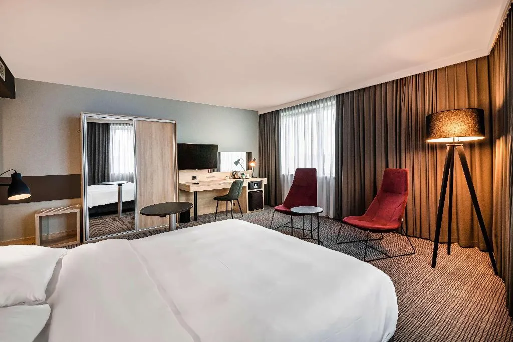 JUNIOR SUITE STANDARD Room, Park Inn by Radisson Krakow, Krakow