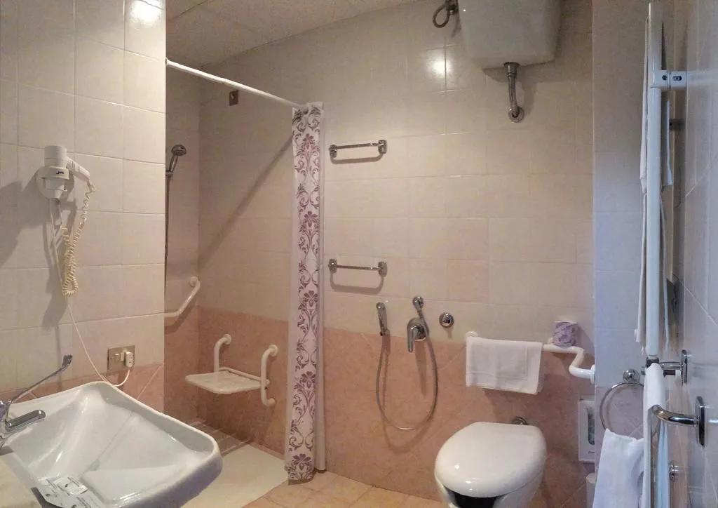 Room, delle Palme, Catania