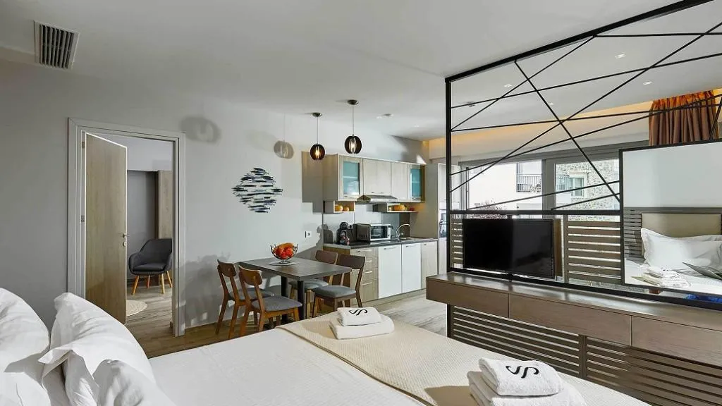 APARTMENT DELUXE POOL VIEW Room, Seascape Luxury Residences, Crete