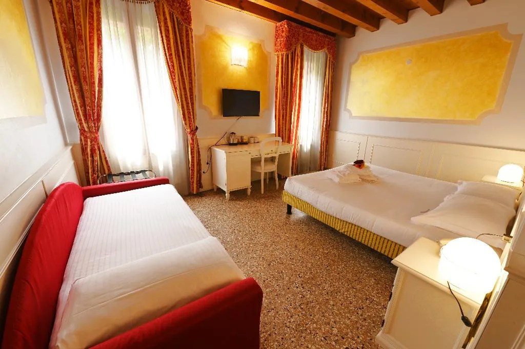 DOUBLE CAPACITY 3 Room, Hotel Villa Patriarca, Venice