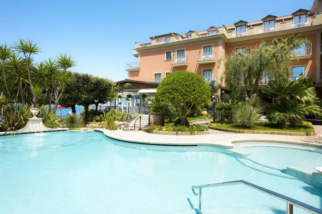Pool, Grand Hotel Ambasciatori, Naples
