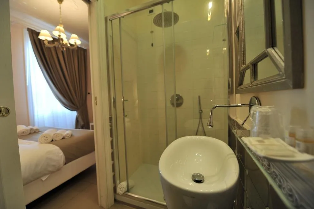 Room, Villa Zaccardi, Rome