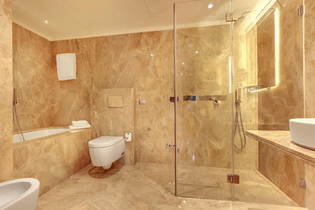 JUNIOR SUITE STANDARD Room, Dona Palace, Venice