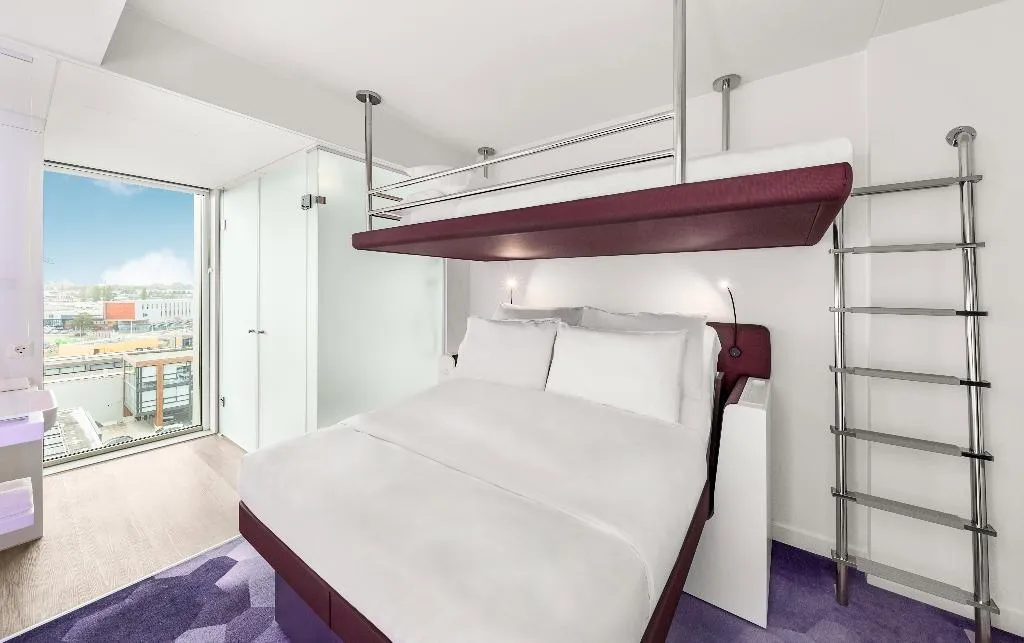 Cabin CAPACITY 3 Room, Yotel Amsterdam, Amsterdam