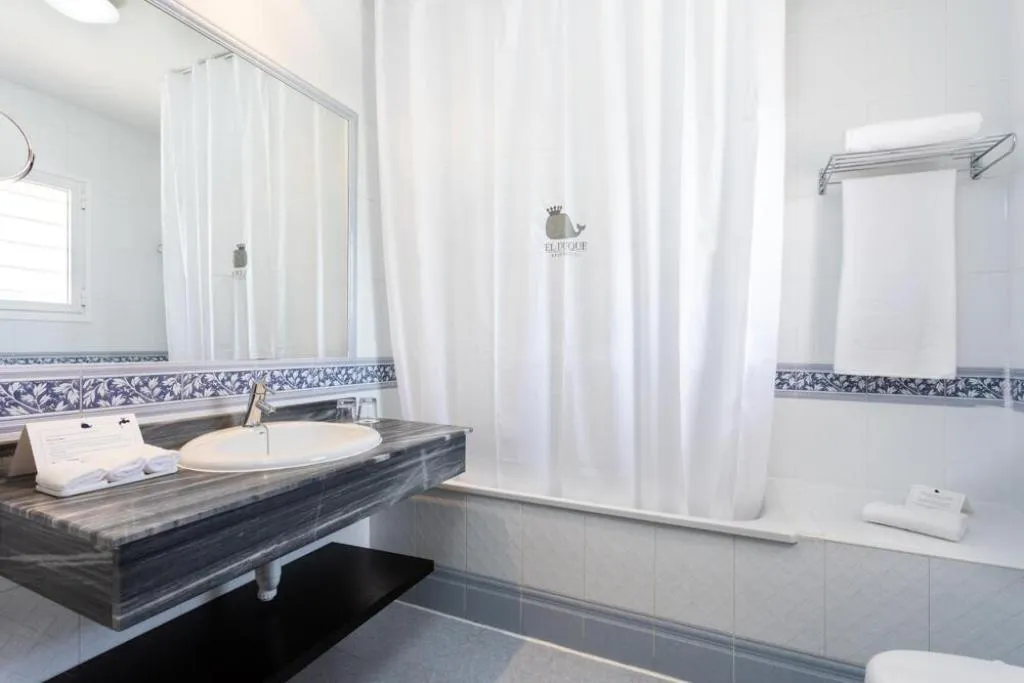 APARTMENT WITH BALCONY Room, El Duque, Tenerife