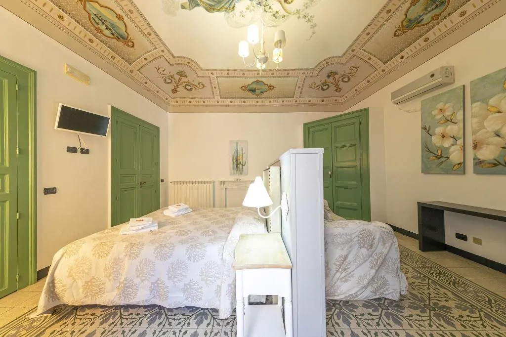 Room, Palazzo Villelmi, Palermo