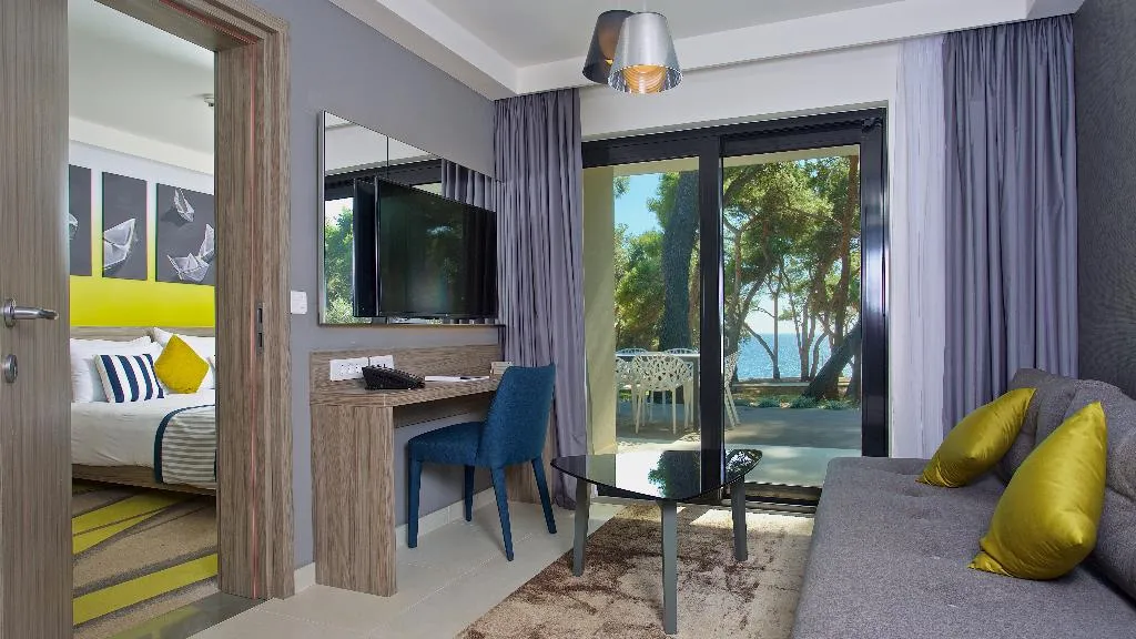 SUITE GARDEN VIEW TWO BEDROOMS Room, Park Plaza Arena Pula, Istria