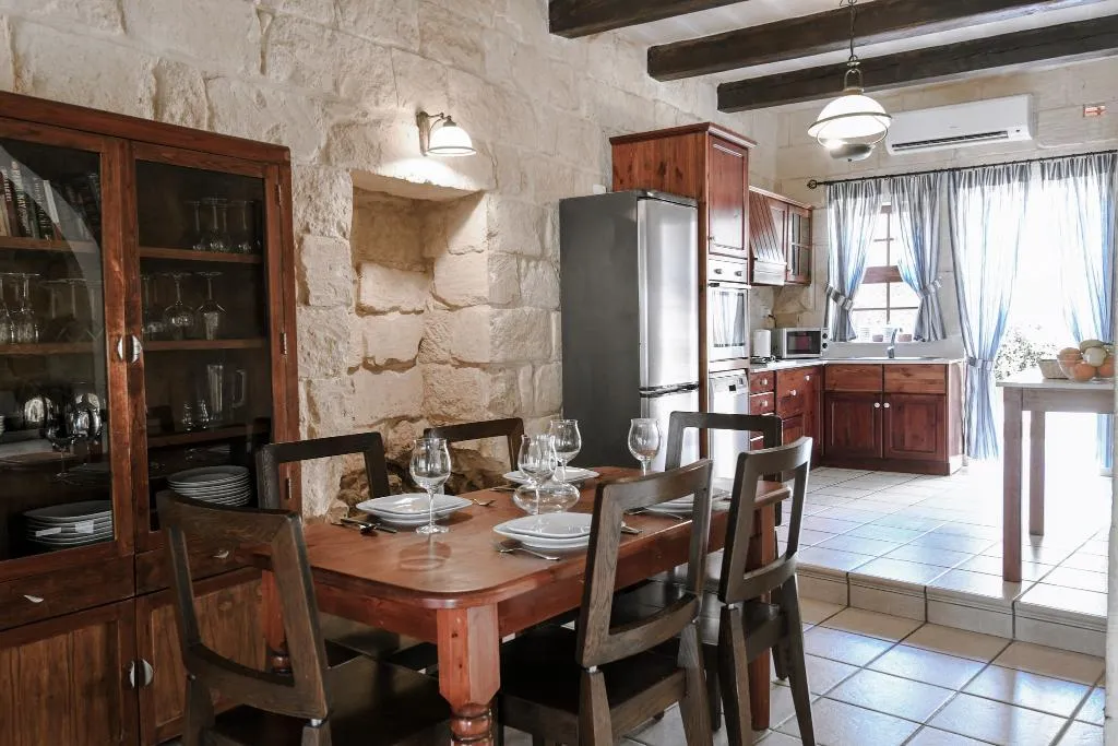 VILLA WITH PRIVATE POOL Room, Abraham's Gozo Farmhouses, Gozo
