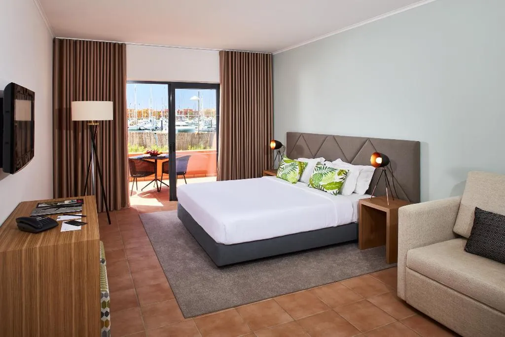 FAMILY ROOM CONNECTING ROOM Room, NH Marina Portimão Resort, Algarve
