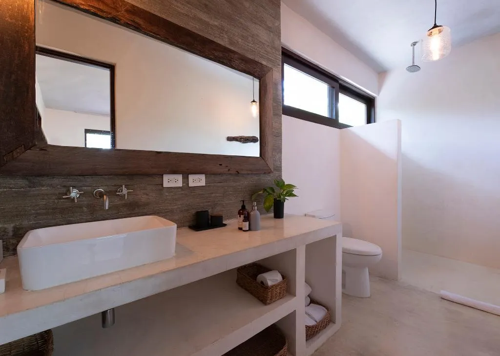 JUNIOR SUITE DELUXE WITH BALCONY Room, Lula Seaside Boutique Hotel, Cancun Area