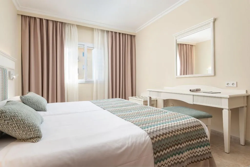 APARTMENT WITH BALCONY Room, Aparthotel Can Picafort Palace, Majorca