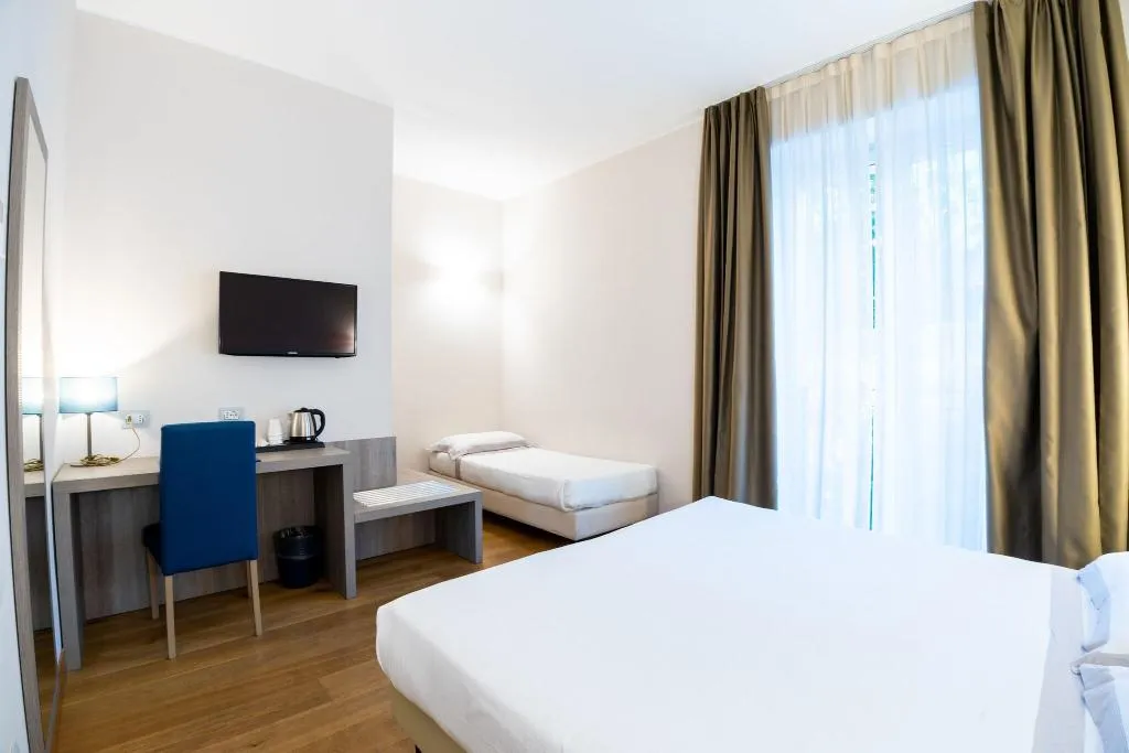 TRIPLE DELUXE Room, Albergo Centrale, Milan