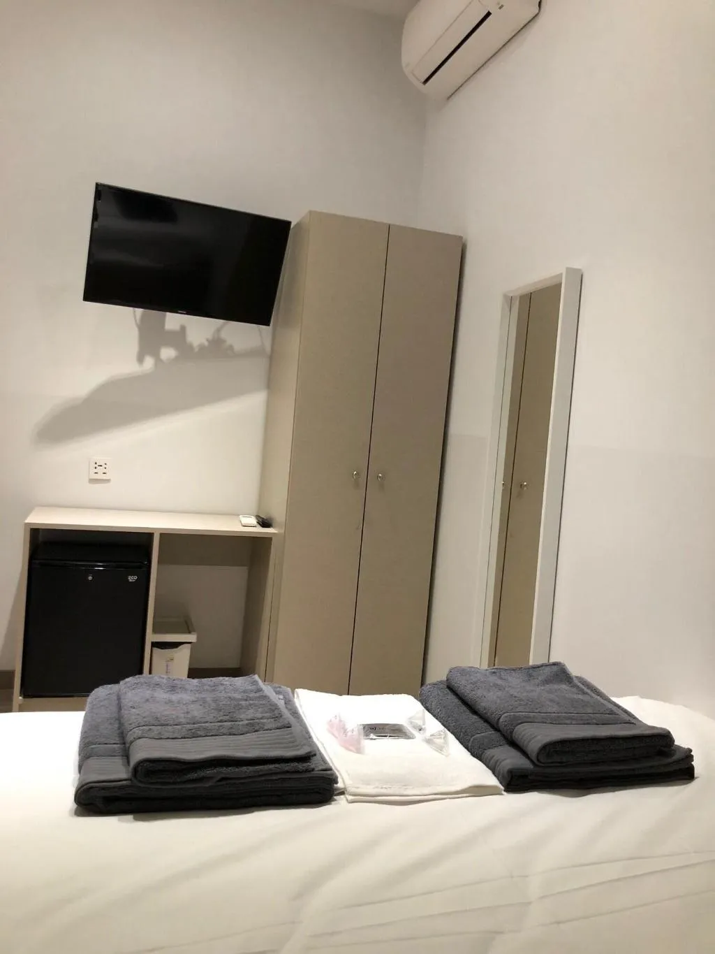 Room, Hostalin Madrid Atocha, Madrid