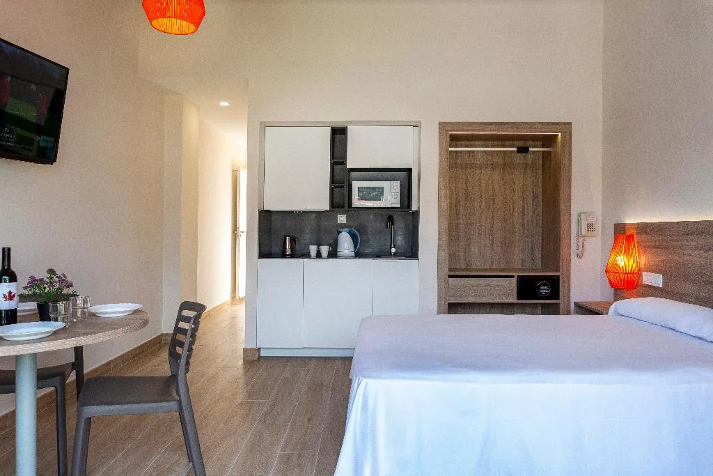 APARTMENT CAPACITY 4 Room, Medplaya Sant Eloi, Costa Brava