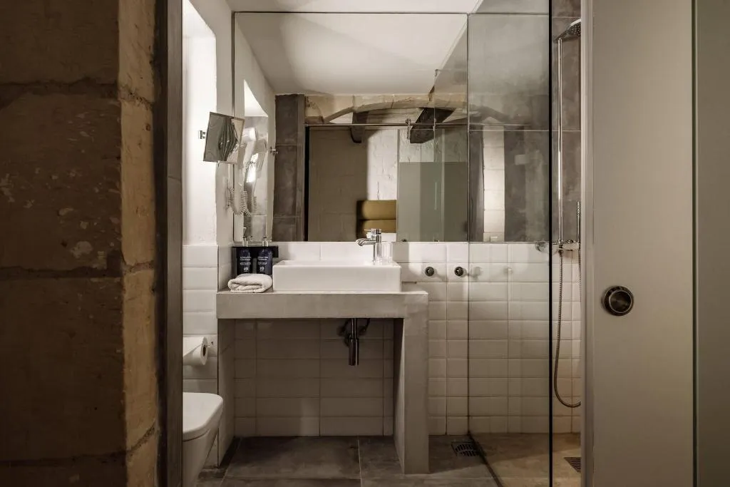 DOUBLE WITH KITCHENETTE Room, 19 Rooms, Malta