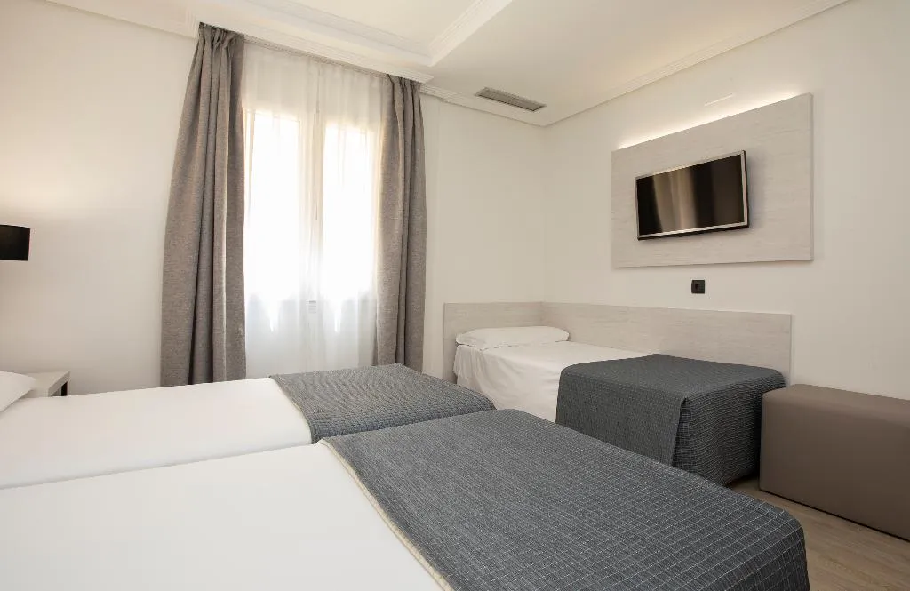 FAMILY ROOM STANDARD Room, Porcel Ganivet, Madrid