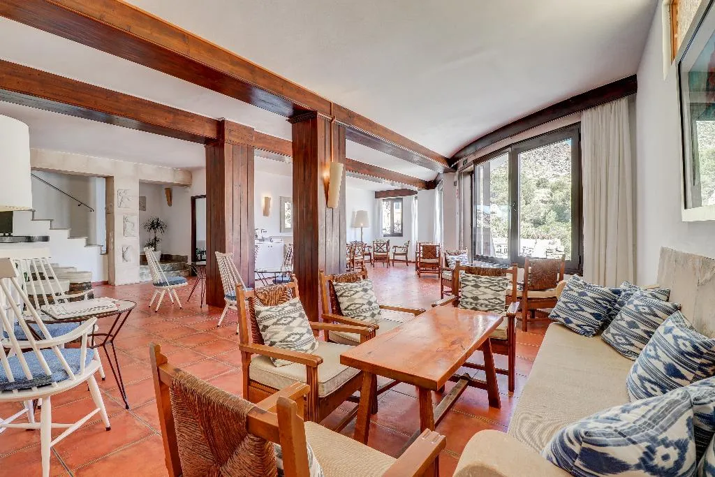 Lobby, Hoposa Niu, Majorca