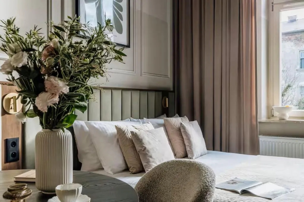 APARTMENT PREMIUM KING BED Room, The Garden Collection, Krakow
