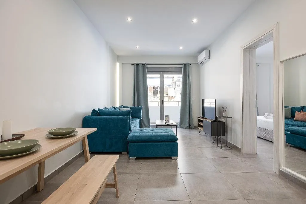 SUITE ONE BEDROOM WITH AIR CONDITIONING Room, Omnia Pagrati Apartments, Athens