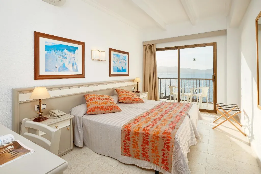 TRIPLE STANDARD Room, More, Majorca
