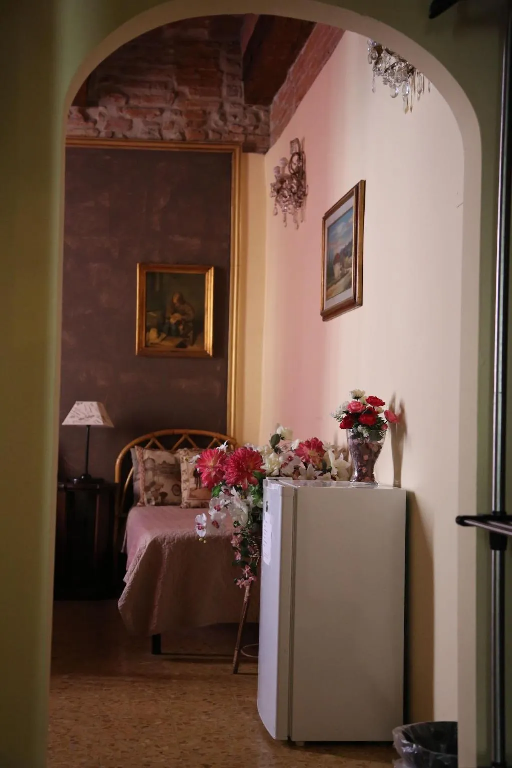 Lobby, Riverbanks, Florence