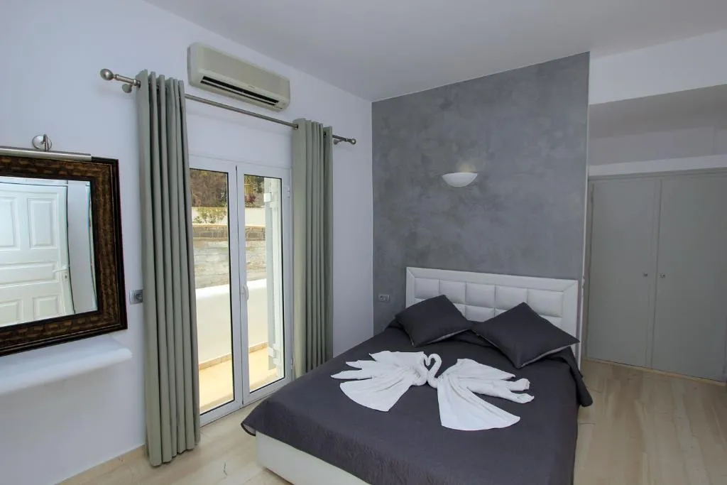DOUBLE STANDARD Room, Gianna Suites, Santorini