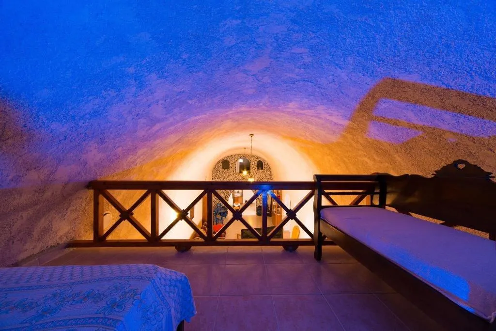 Room, Canava Santino, Santorini
