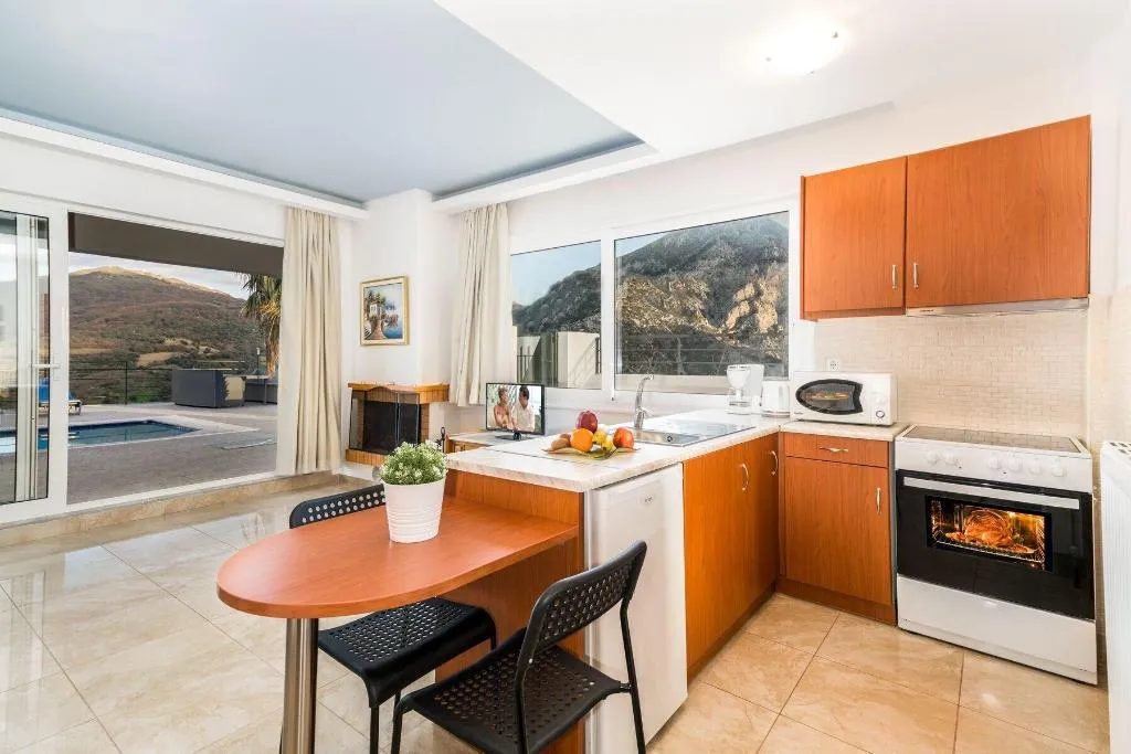 Room, Villa Frati Gorge, Crete