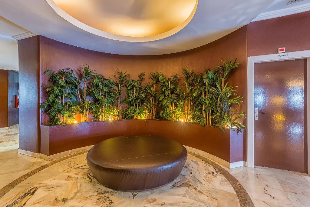 Lobby, Amazonia Jamor, Lisbon