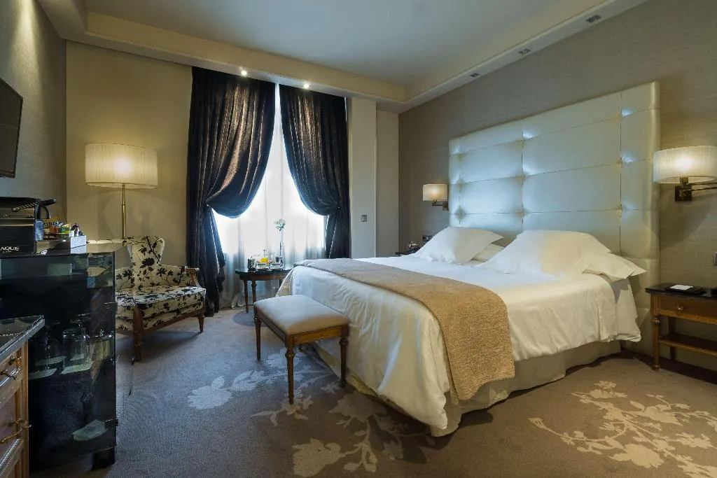 FAMILY ROOM STANDARD Room, Wellington Hotel & Spa Madrid, Madrid