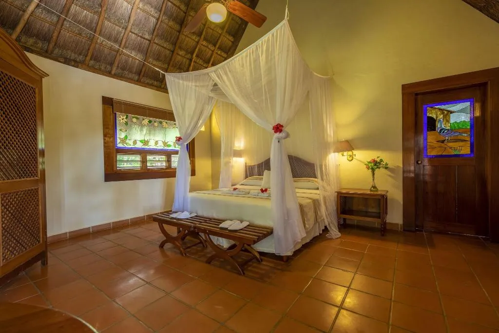 BUNGALOW KING BED WITH JACUZZI Room, The Lodge at Uxmal, Cancun Area
