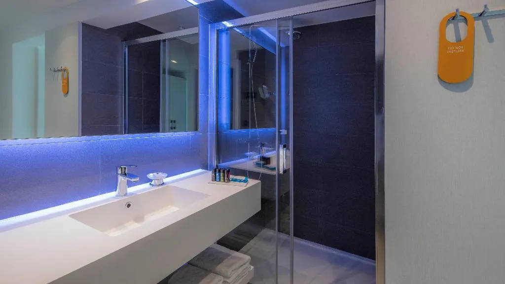 JUNIOR SUITE WITH BALCONY Room, Bluesun hotel Berulia, Split