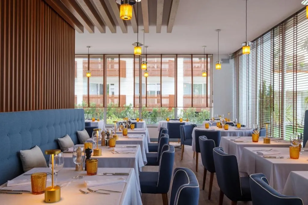 Restaurant, Malibu Foz – La Maison Younan, Porto