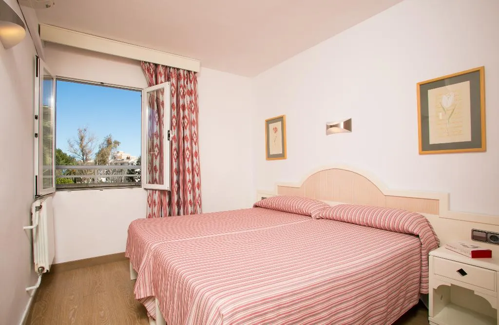 APARTMENT POOL VIEW Room, Aparthotel Aquasol, Majorca