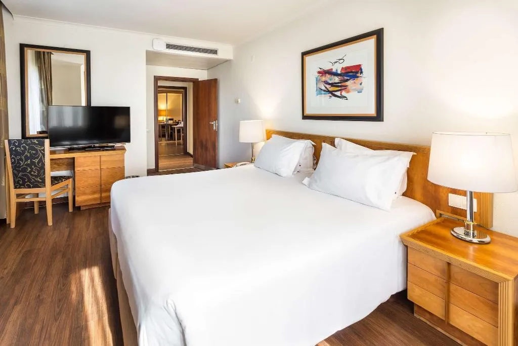 Room, Radisson Blu Hotel, Lisbon, Lisbon