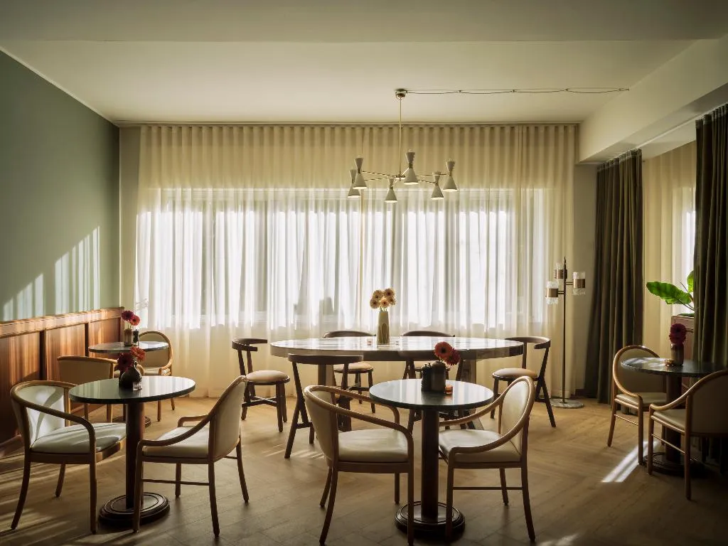 Bar, Max Brown Missori part of Sircle Collection, Milan
