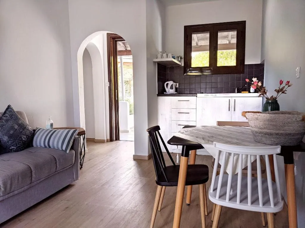 Room, Villa Karina - Near Achladies Beach, Skiathos
