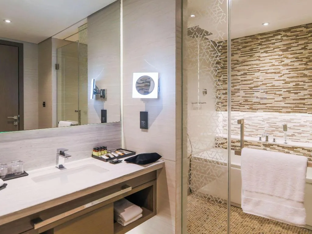 Room, Pullman Sharjah, Dubai