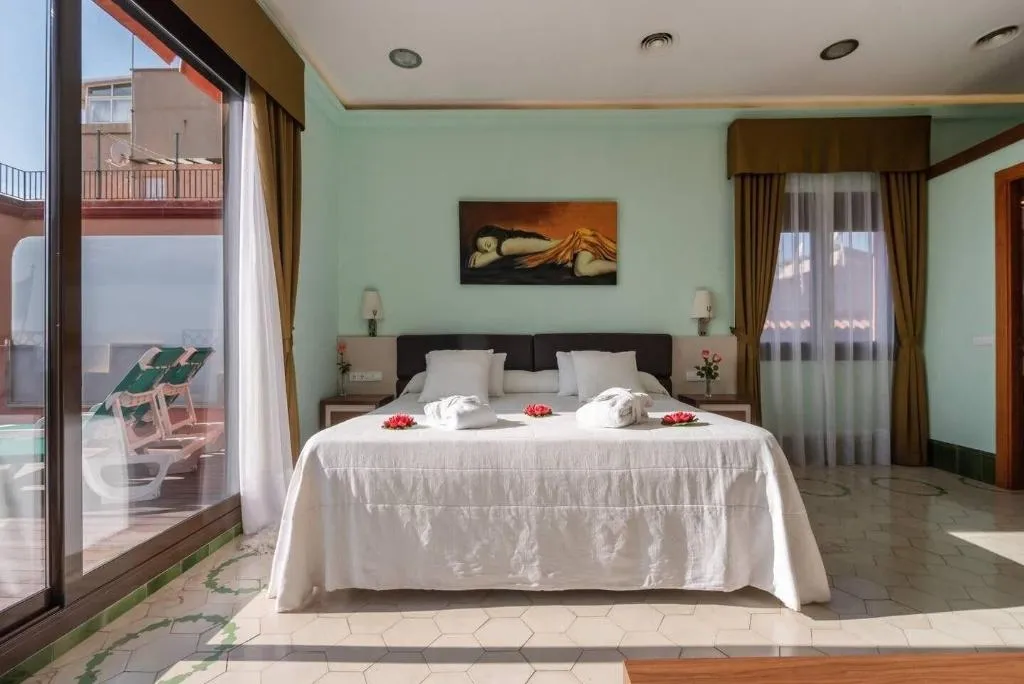Room, Hotel Llar De Capitans, Barcelona