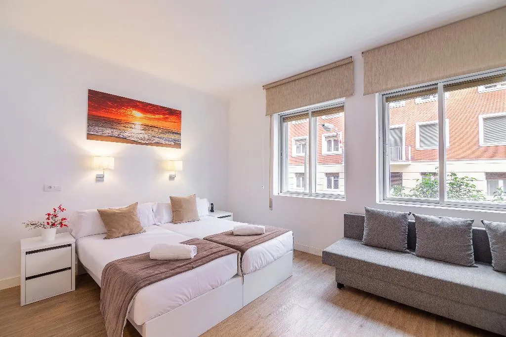 DOUBLE STANDARD Room, NeoMagna Madrid, Madrid