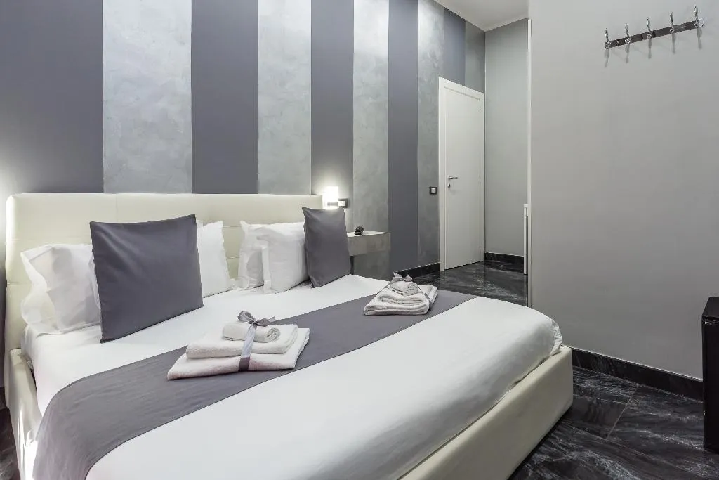 DOUBLE SUPERIOR Room, Hotel Palace Napoli, Naples