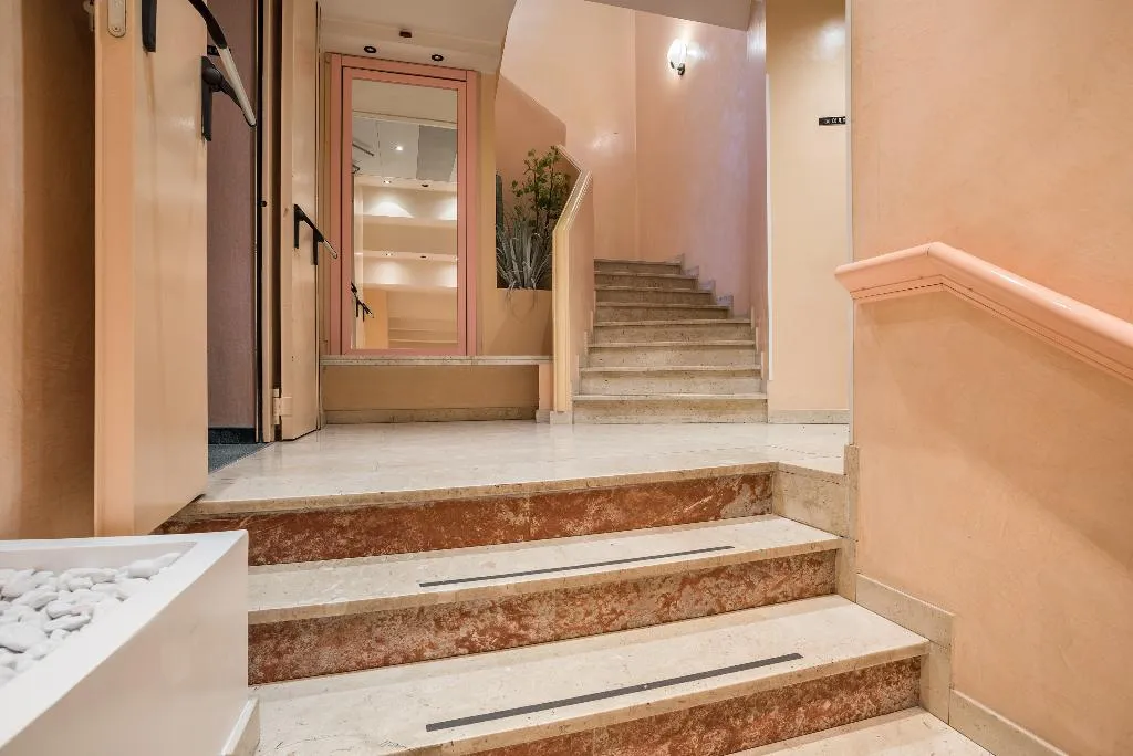 Lobby, Garibaldi, Venice
